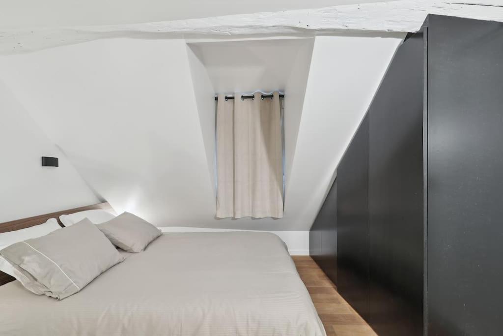Appartamento Duplex Parisien Pres Du Louvre Esterno foto